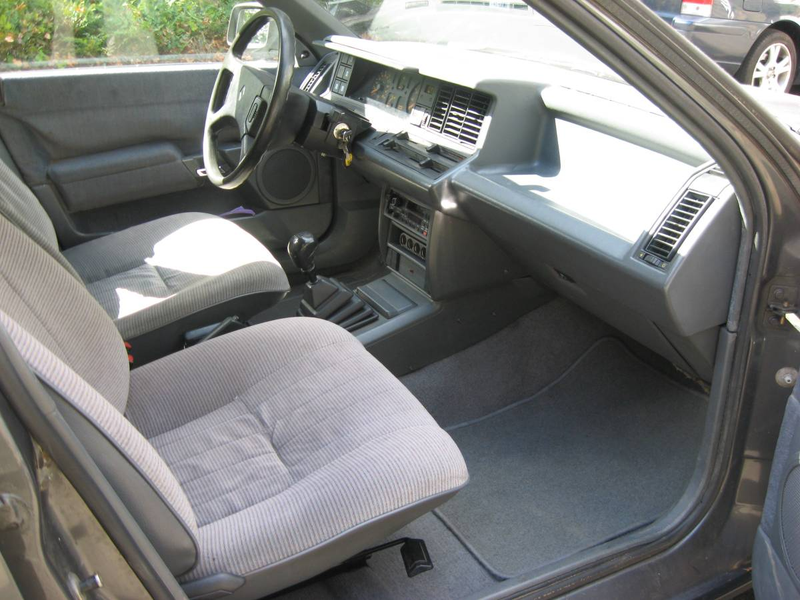 Illustration for article titled At $1,500, Could This 1988 Renault Medallion Wagon be Your Gallic Grocery Getter?